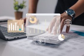 idea business analysis times financial economic uncertainty businesspeople use laptops analyze market look solutions ideas 750x500 1